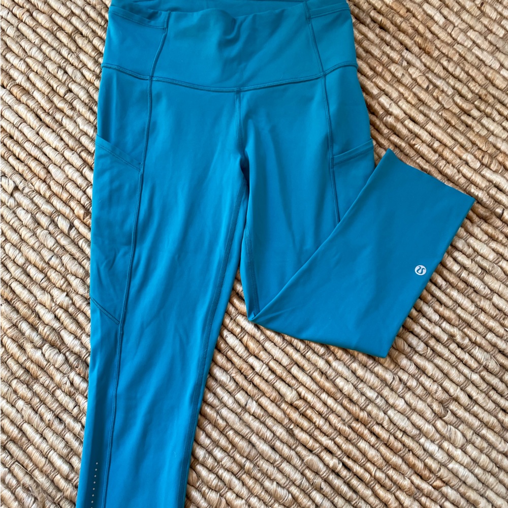 Lululemon Cropped Capri - size 6
